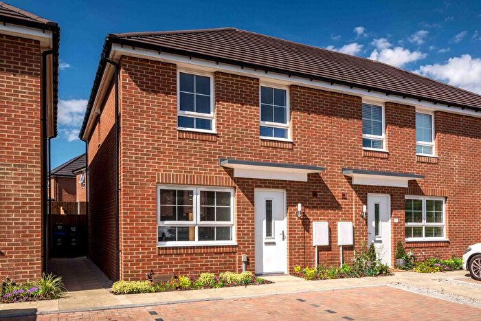 3 Bedroom End Of Terrace House For Sale In Richmond Way, Whitfield, Dover, CT16