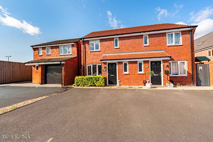 3 Bedroom Semi-Detached House To Rent In Upton Drive, Burton-On-Trent, Staffordshire, DE14