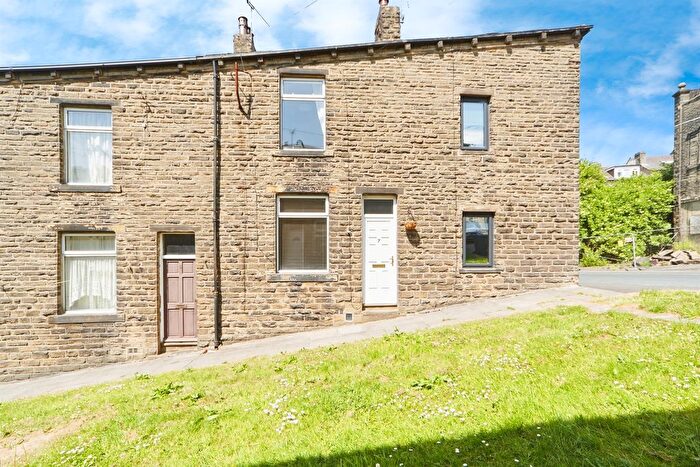 2 Bedroom Terraced House For Sale In Lord Street, Haworth, Keighley, BD22