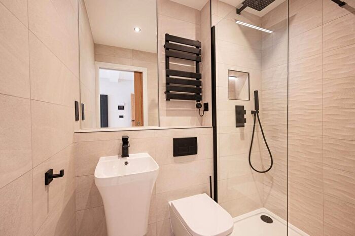 Studio To Rent In East Passage, Farringdon, London, EC1A