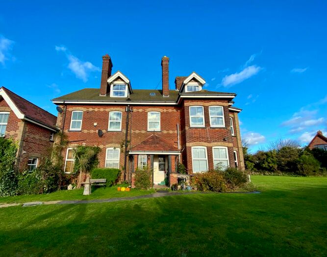 1 Bedroom Flat To Rent In Mundesley Road, NR11