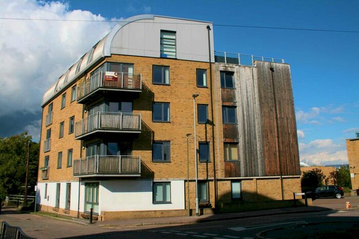 2 Bedroom Flat To Rent In Elder Court, Mead Lane, SG13