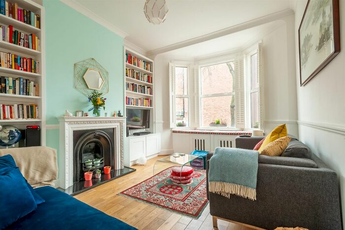 3 Bedroom Flat To Rent In Birnam Road, London, N4