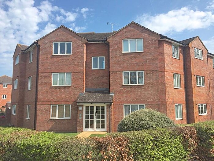 2 Bedroom Apartment To Rent In Heathcroft, Welwyn Garden City, AL7