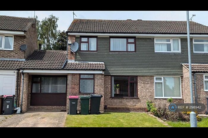 4 Bedroom Semi-Detached House To Rent In Lapwing Vale, Thorpe Hesley, Rotherham, S61