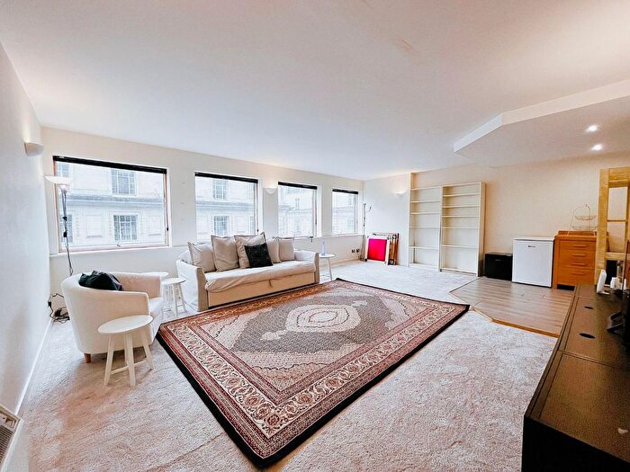 2 Bedroom Flat To Rent In Park Row, Leeds, West Yorkshire, LS1