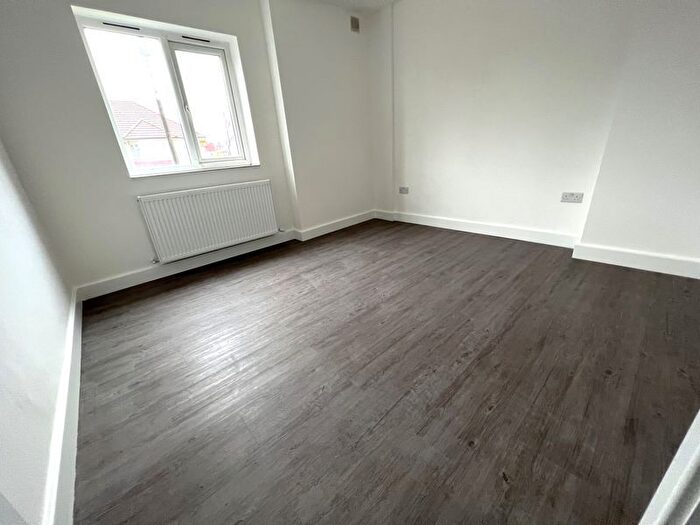 3 Bedroom Flat To Rent In Vancouver Road, Burnt Oak, Edgware, HA8
