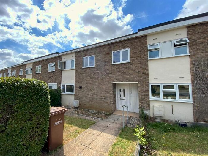 3 Bedroom Property To Rent In Broadwater Crescent, Stevenage, SG2