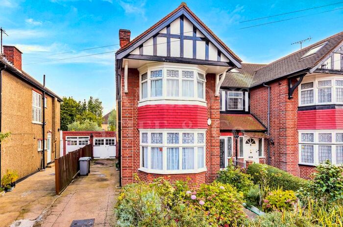 3 Bedroom Semi-Detached House To Rent In Trevelyan Gardens, London, NW10