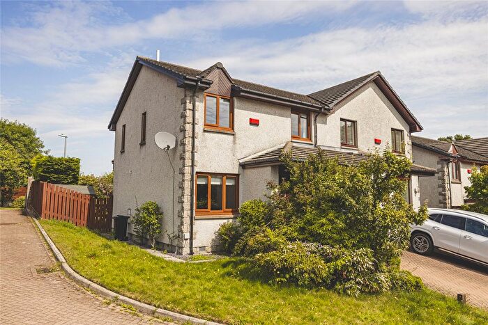 3 Bedroom Semi-Detached House To Rent In Prospect Court, Prospect Terrace, Aberdeen, AB11