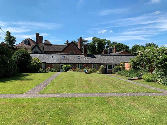 2 Bedroom Character Property For Sale In Clopton House, Clopton, Stratford-Upon-Avon, CV37