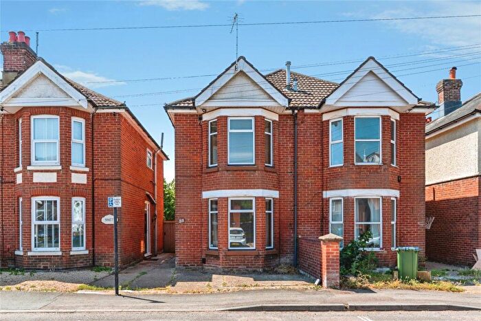 3 Bedroom Semi Detached House For Sale In Porchester Road, Southampton, Hampshire, SO19