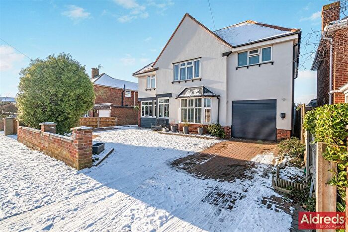 4 Bedroom Detached House For Sale In Bately Avenue, Gorleston, NR31