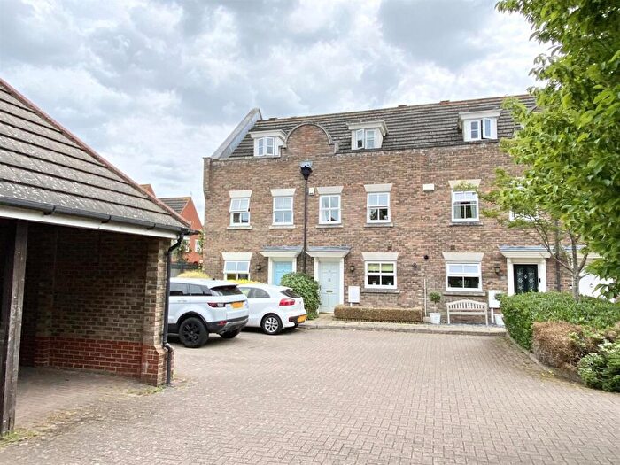 3 Bedroom Terraced House To Rent In Winston Avenue, Kings Hill, ME19