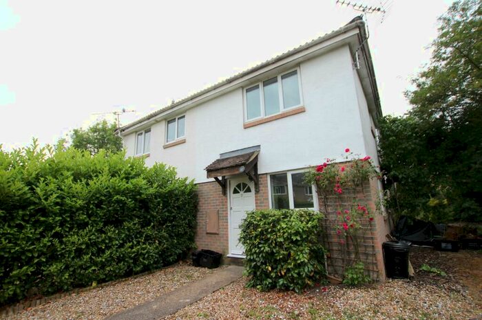 1 Bedroom Apartment To Rent In Petrel Close, Wokingham, Berkshire, RG41