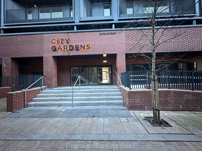 2 Bedroom Apartment For Sale In Spinners Way, Manchester, M15