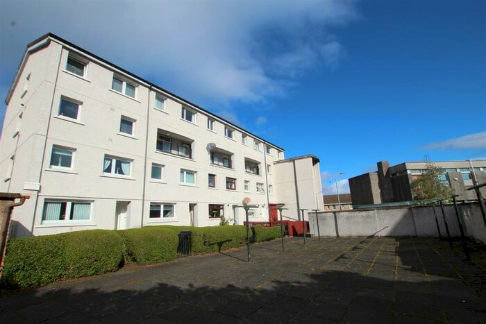 3 Bedroom Flat To Rent In Huntly Terrace, Port Glasgow, PA14