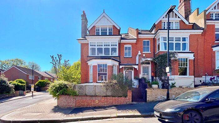 4 Bedroom Duplex For Sale In Woodland Gardens, Muswell Hill, N10