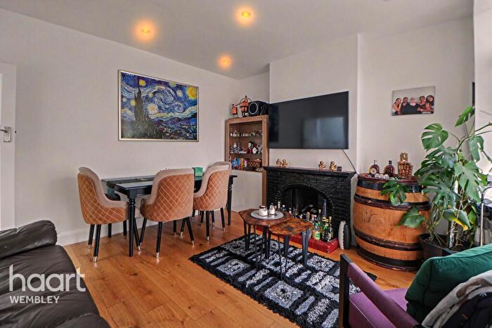 2 Bedroom Maisonette For Sale In Barnhill Road, Wembley, HA9