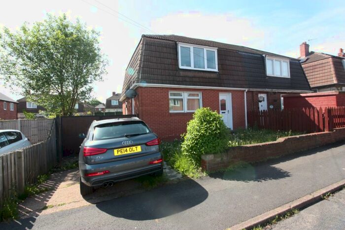 3 Bedroom Semi-Detached House To Rent In Bellbrooke Avenue, Darfield, S73