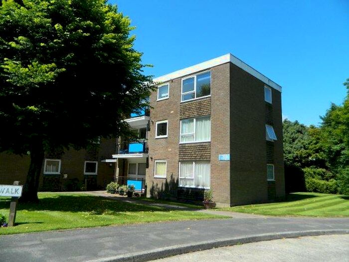 2 Bedroom Flat To Rent In Garden Place, RH12