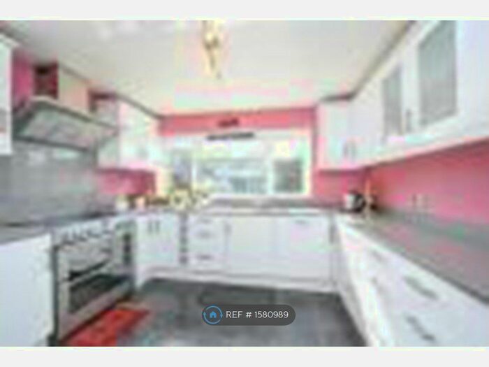 4 Bedroom Semi-Detached House To Rent In Neyland Drive, Aylesbury, HP19