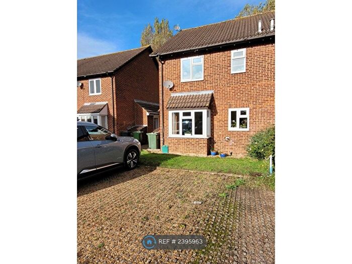 1 Bedroom Semi-Detached House To Rent In Cardinal Close, Worcester Park, KT4