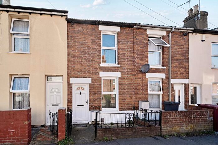 2 Bedroom Terraced House For Sale In East Reading, Berkshire, RG1
