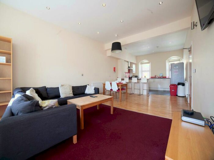 4 Bedroom Flat To Rent In Seion Chapel, Bangor, Gwynedd, LL57