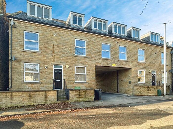 3 Bedroom Apartment To Rent In King Street, Morley, Leeds, West Yorkshire, LS27