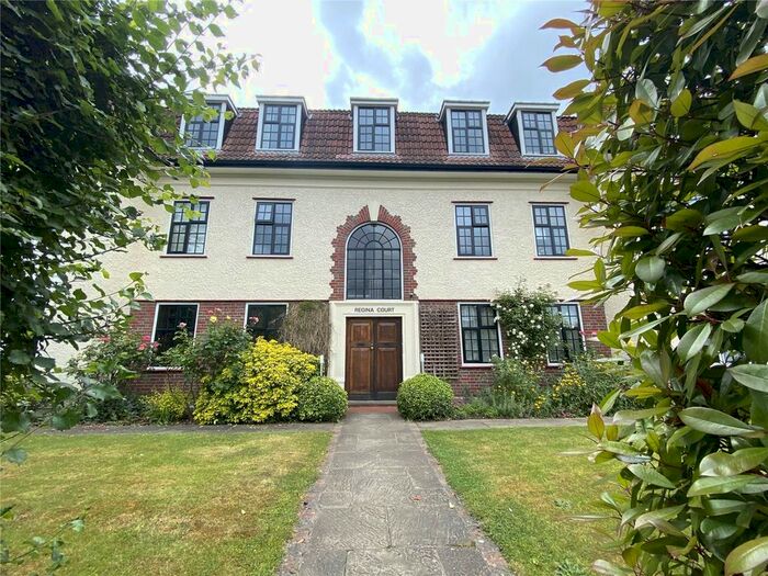 3 Bedroom Flat To Rent In Regina Court, Gloucester Road, Teddington, Middlesex, TW11