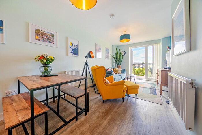 2 Bedroom Apartment For Sale In Apple Yard, London, SE20