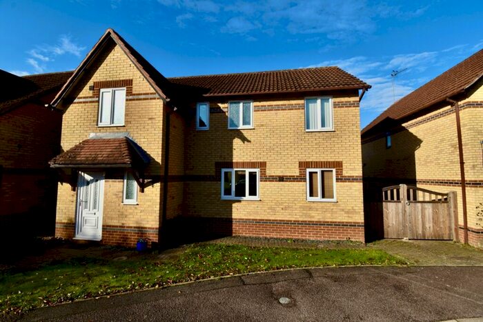 3 Bedroom Detached House To Rent In St Julien Close, Duston, Northampton, NN5