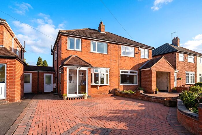 3 Bedroom Semi Detached House For Sale In Chamberlain Crescent, Shirley, B90