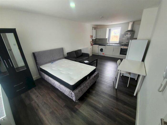 Studio To Rent In Richard Street, Cathays, Cardiff, CF24