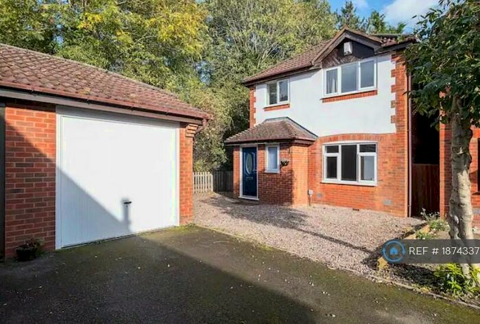 3 Bedroom Detached House To Rent In Poplarwoods, Birmingham, B32