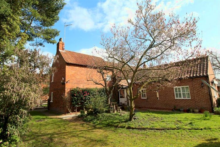 3 Bedroom Semi-Detached House For Sale In West End, Farndon, Newark, NG24