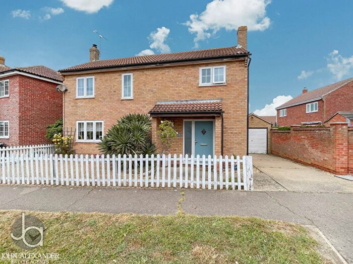 3 Bedroom Detached House For Sale In Gainsborough Close, West Mersea, Colchester, CO5