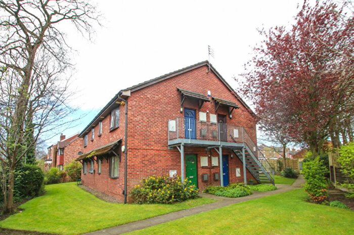 1 Bedroom Apartment To Rent In Stretford Road, Urmston, Manchester, M41
