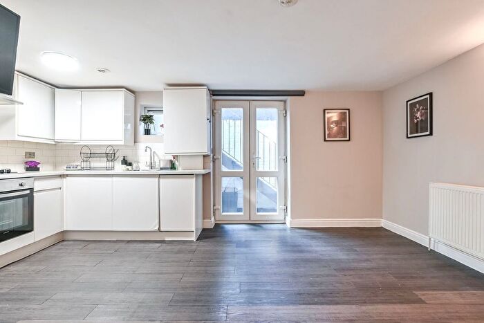 Studio To Rent In Caledonian Road, Barnsbury, N1