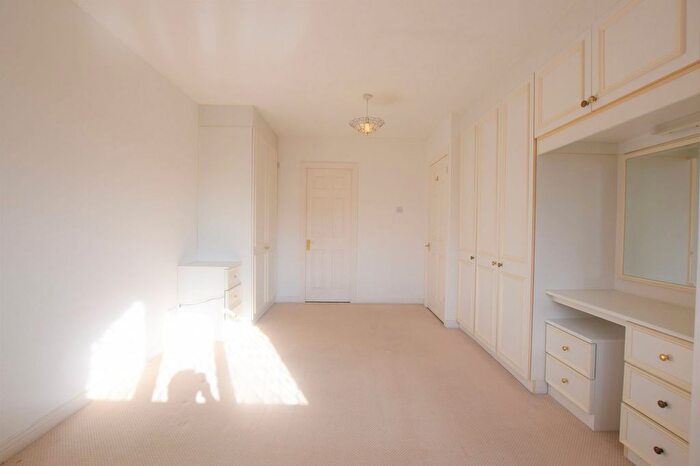 4 Bedroom Detached House For Sale In Carrick Drive, Ilford, IG6