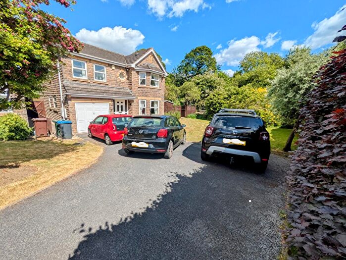 4 Bedroom Detached House For Sale In Marquis Avenue, Bradford, BD12