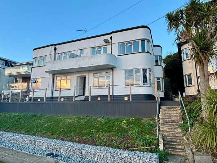 2 Bedroom Apartment To Rent In Undercliff Gardens, Leigh-On-Sea, SS9