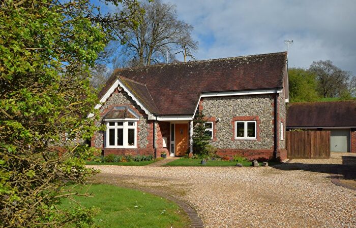 3 Bedroom Detached House For Sale In Gosport Road, East Tisted, Alton, Hampshire, GU34