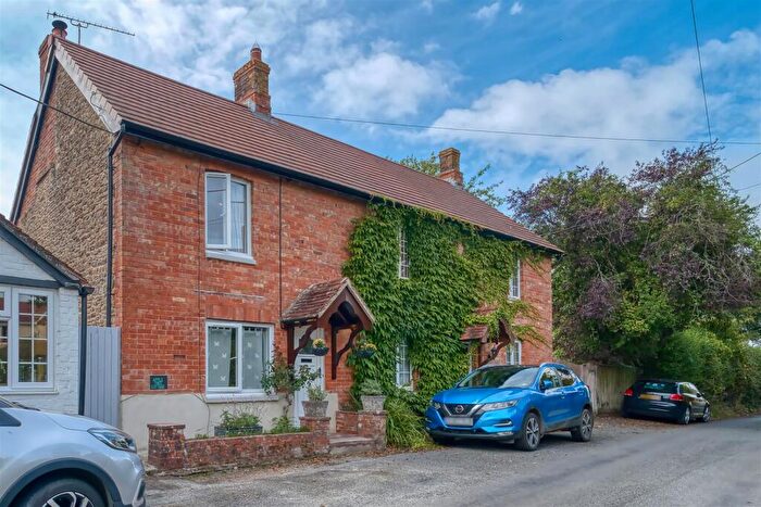 3 Bedroom Cottage For Sale In Kingston Cross, Kingston Sturminster Newton, DT10
