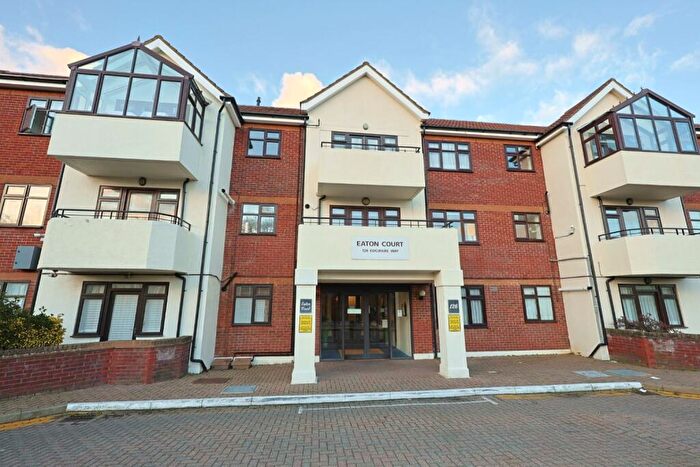 1 Bedroom Flat For Sale In Eaton Court, Edgware Way, Edgware, Greater London, HA8