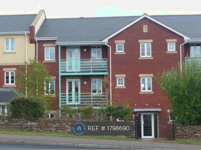 2 Bedroom Flat To Rent In Russell Walk, Exeter, EX2