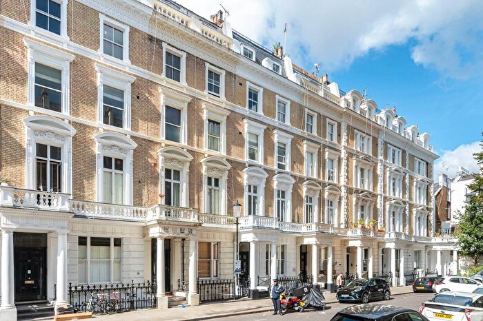 2 Bedroom Flat For Sale In Clanricarde Gardens, Notting Hill, London, W2