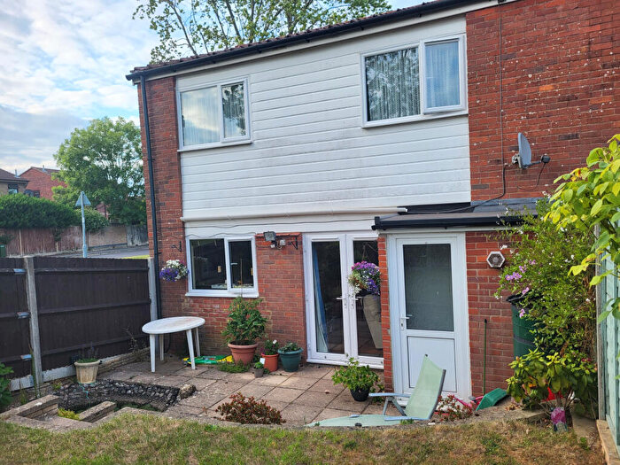 3 Bedroom Terraced House For Sale In Rossini Close, Brighton Hill, Basingstoke, RG22