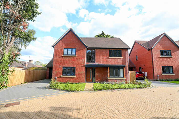 5 Bedroom Detached House For Sale In Astbury Close Daventry Northamptonshire, NN11